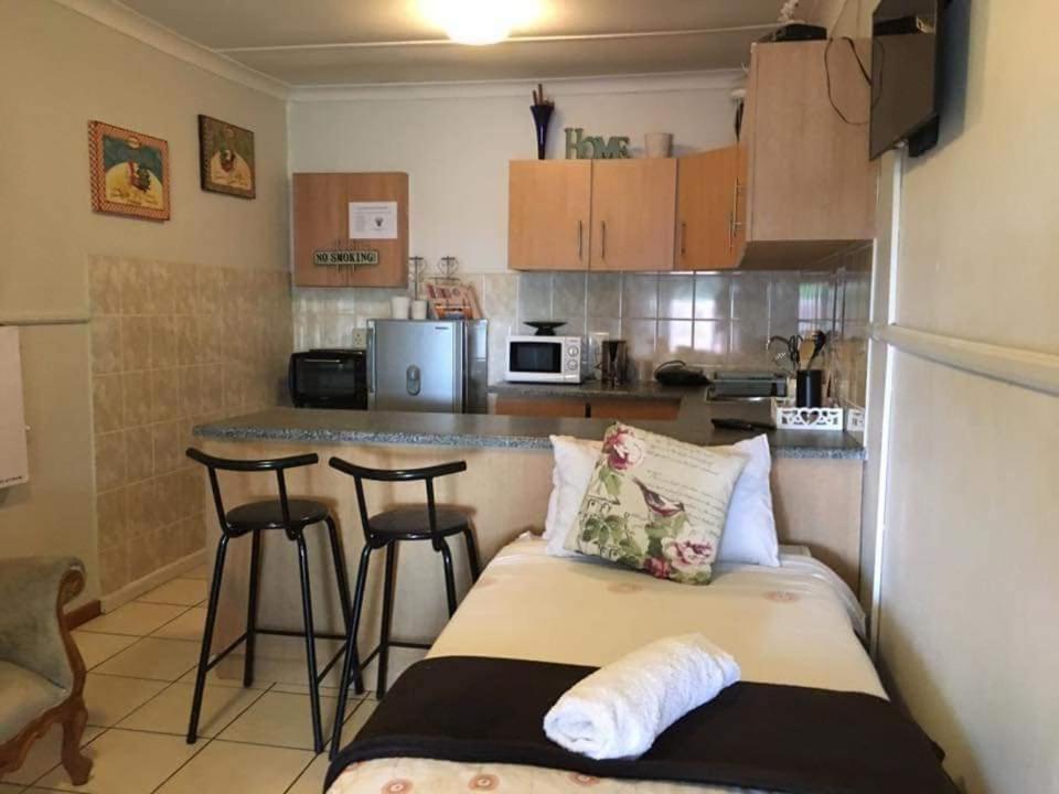 Aandrus Guesthouse ブルームフォンテーン エクステリア 写真