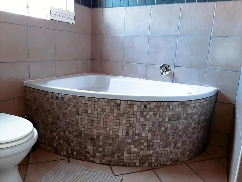 Aandrus Guesthouse ブルームフォンテーン エクステリア 写真