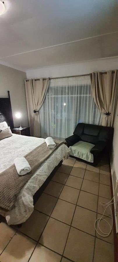 Aandrus Guesthouse ブルームフォンテーン エクステリア 写真
