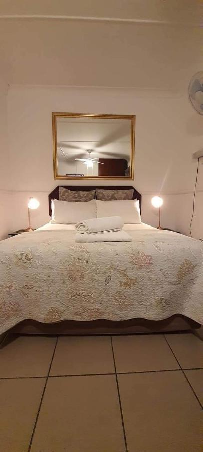 Aandrus Guesthouse ブルームフォンテーン エクステリア 写真