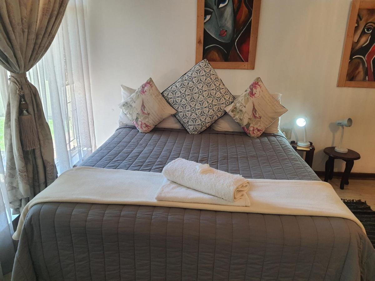 Aandrus Guesthouse ブルームフォンテーン エクステリア 写真