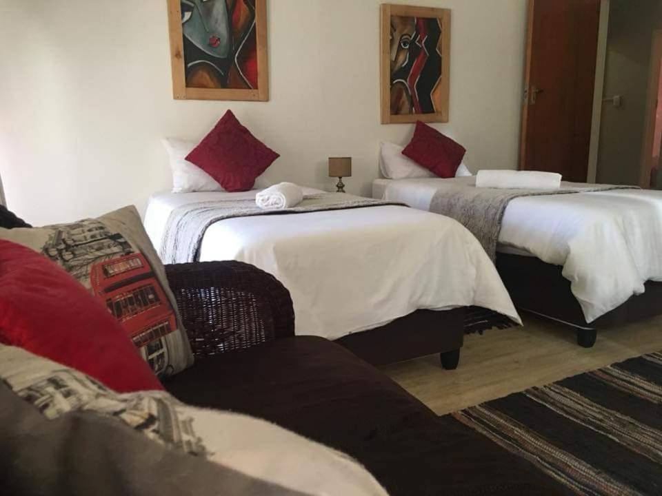 Aandrus Guesthouse ブルームフォンテーン エクステリア 写真