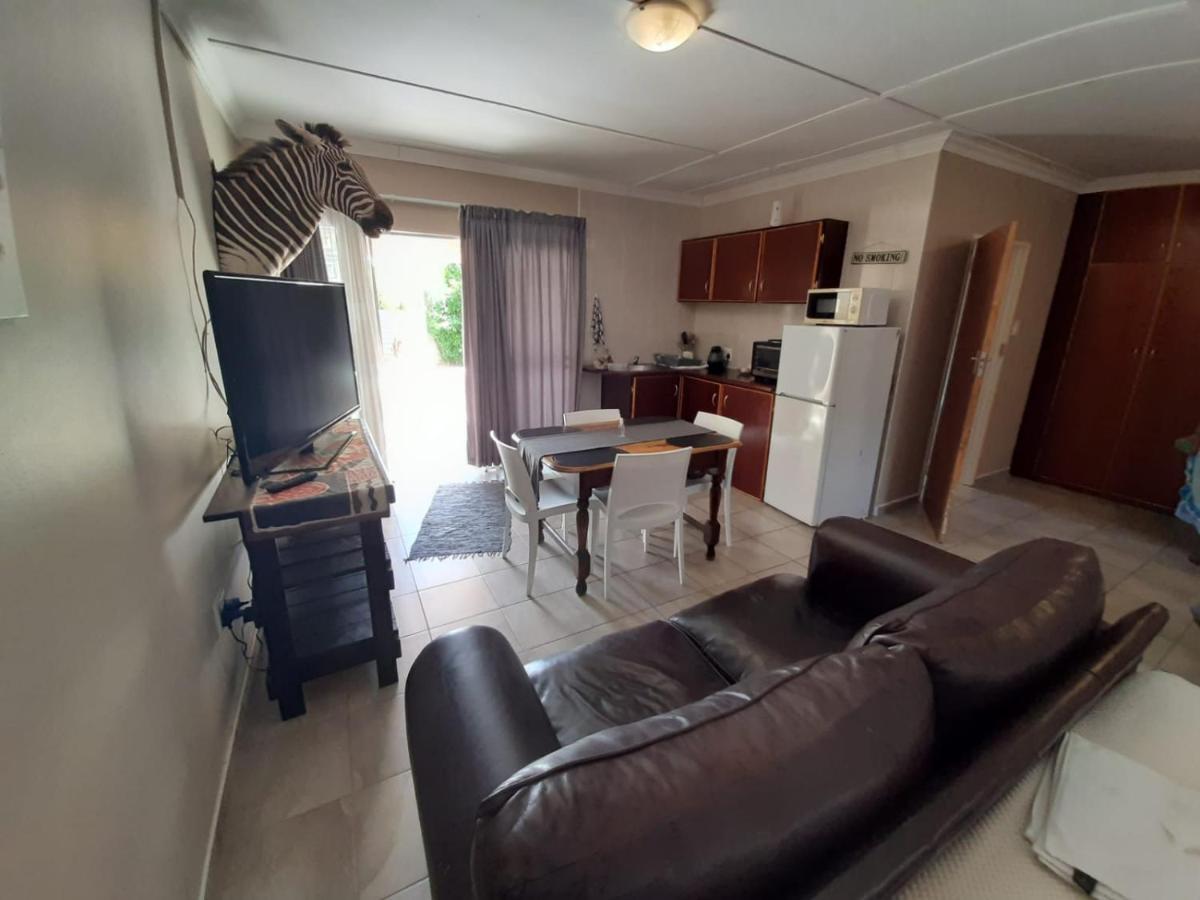 Aandrus Guesthouse ブルームフォンテーン エクステリア 写真