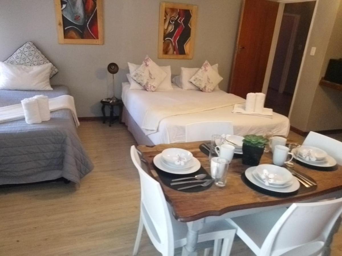Aandrus Guesthouse ブルームフォンテーン エクステリア 写真